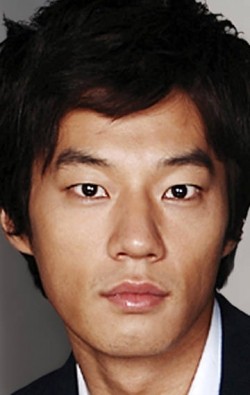 Актер Ли Чхон Хи - фильмография. Биография, личная жизнь и фото Ли Чхон Хи.