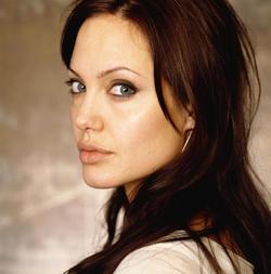 Анджелина Джоли - лучшая фотография в биографии и фильмографии.