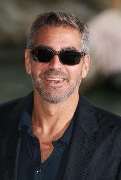 Джордж Клуни - лучшая фотография в биографии и фильмографии.