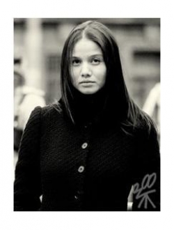 Лаура Пицхелаури - лучшая фотография в биографии и фильмографии.