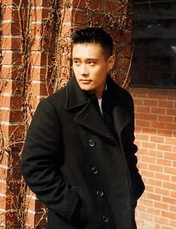 Ли Бён Хон - лучшая фотография в биографии и фильмографии.