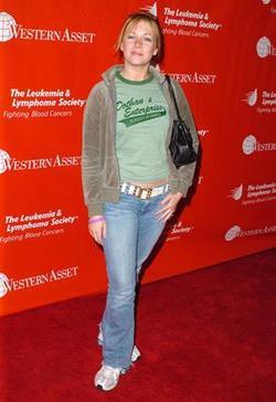 Мелисса Джоан Харт - лучшая фотография в биографии и фильмографии.