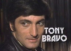 Тони Браво - лучшая фотография в биографии и фильмографии.